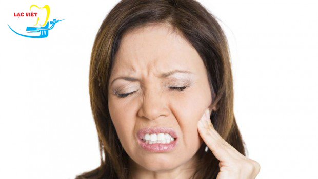 Tìm hiểu về vấn đề làm răng implant có đau không?